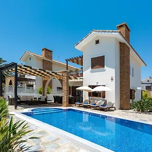 Villa Sea Front Costa Blu By Ezoria